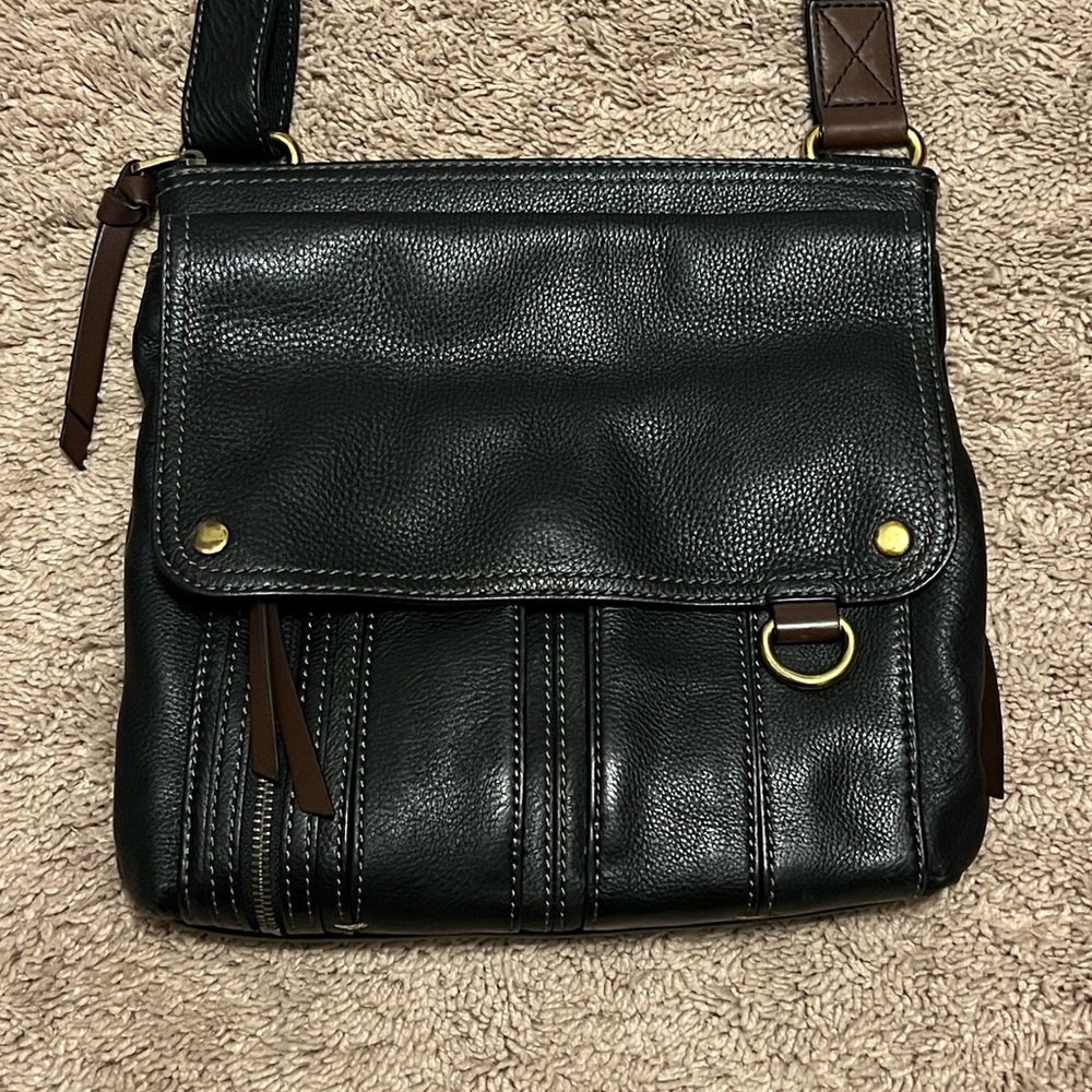 Black Fossil Crossbody Purse!